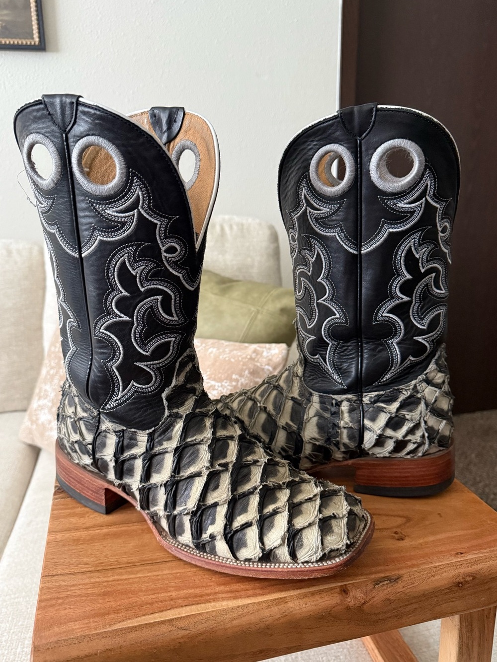Cody James Men’s Exotic Pirarucu Western Boots  Black/White Colorway Size 10D